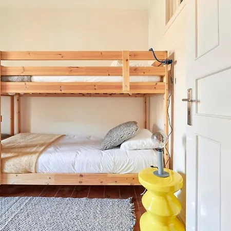 Quiet&central 2br Apt, By Timecooler *