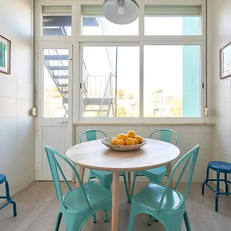 Quiet And 2br Apt, By Timecooler