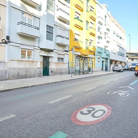 Quiet And 2br Apt, By Timecooler *