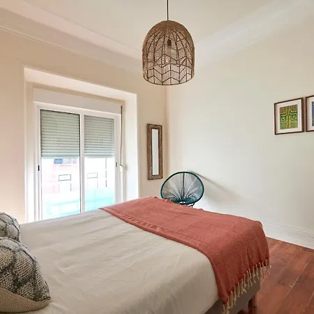 Quiet And 2br Apt, By Timecooler ליסבון