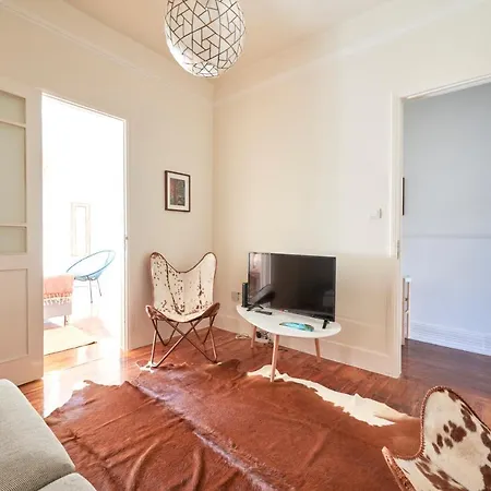 Quiet And 2br Apt, By Timecooler